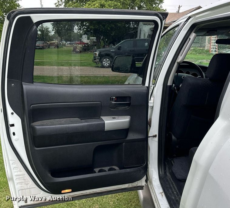 image for item NP9793 2009 Toyota Tundra  CrewMax pickup truck