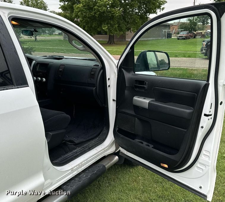 image for item NP9793 2009 Toyota Tundra  CrewMax pickup truck