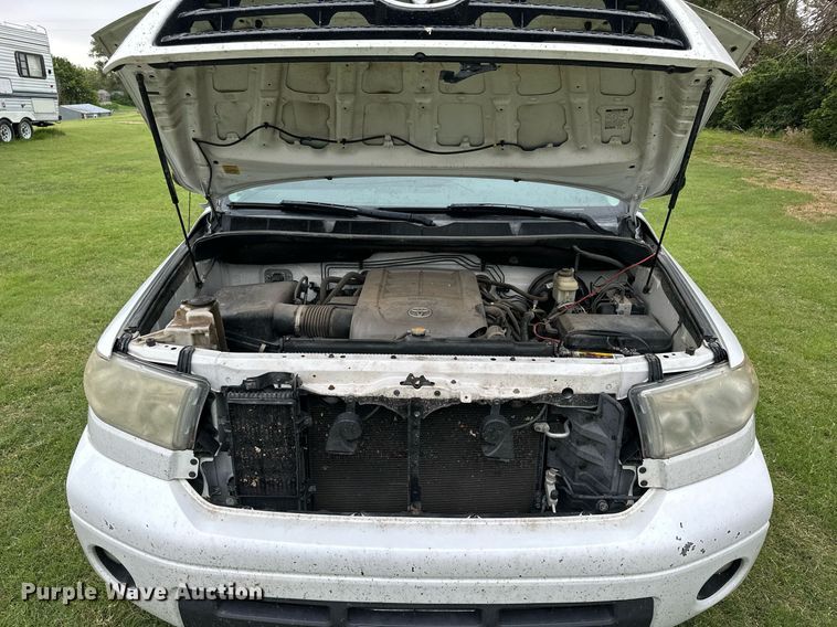 image for item NP9793 2009 Toyota Tundra  CrewMax pickup truck