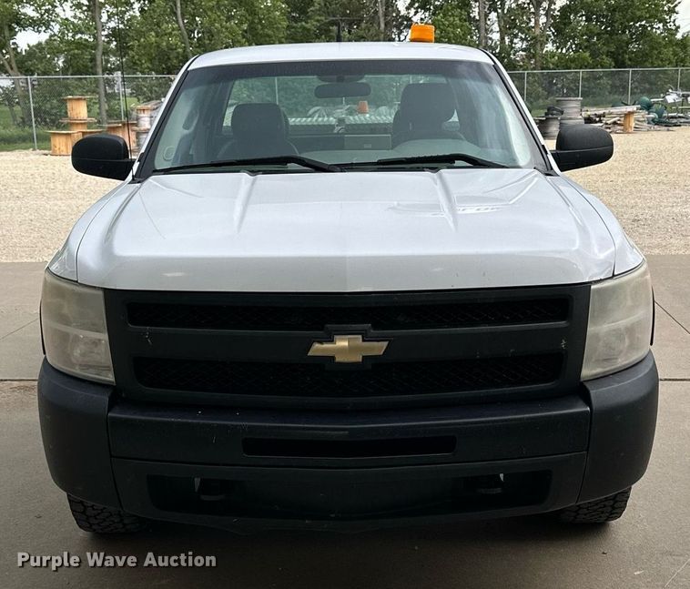 image for item NP9832 2010 Chevrolet Silverado 1500  Ext. Cab pickup truck