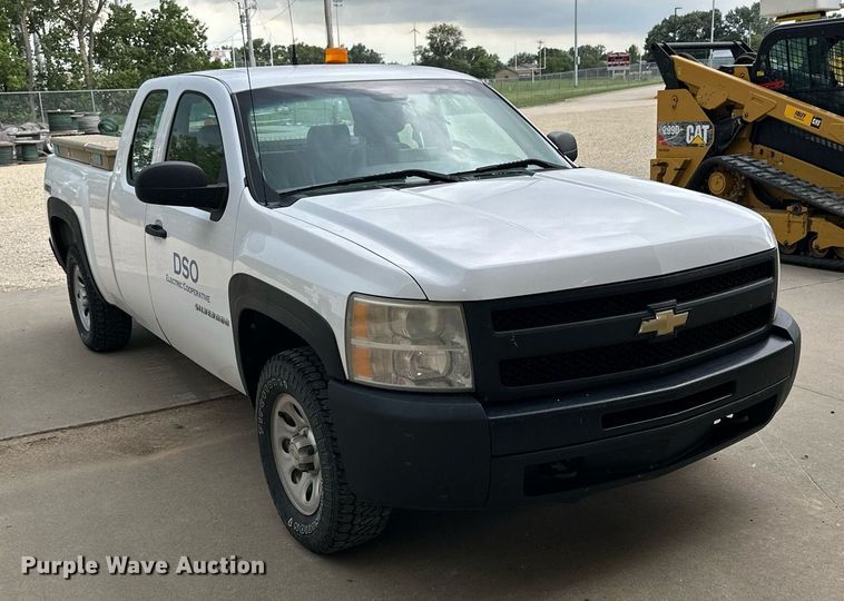 image for item NP9832 2010 Chevrolet Silverado 1500  Ext. Cab pickup truck