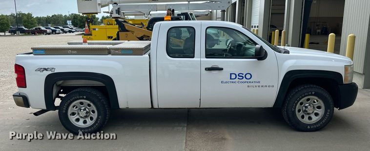 image for item NP9832 2010 Chevrolet Silverado 1500  Ext. Cab pickup truck