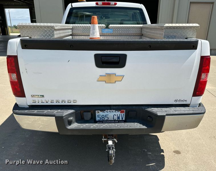 image for item NP9832 2010 Chevrolet Silverado 1500  Ext. Cab pickup truck