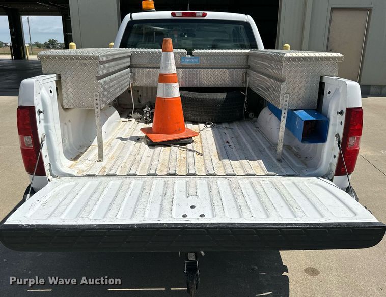 image for item NP9832 2010 Chevrolet Silverado 1500  Ext. Cab pickup truck