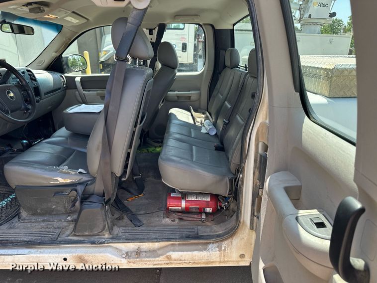 image for item NP9832 2010 Chevrolet Silverado 1500  Ext. Cab pickup truck