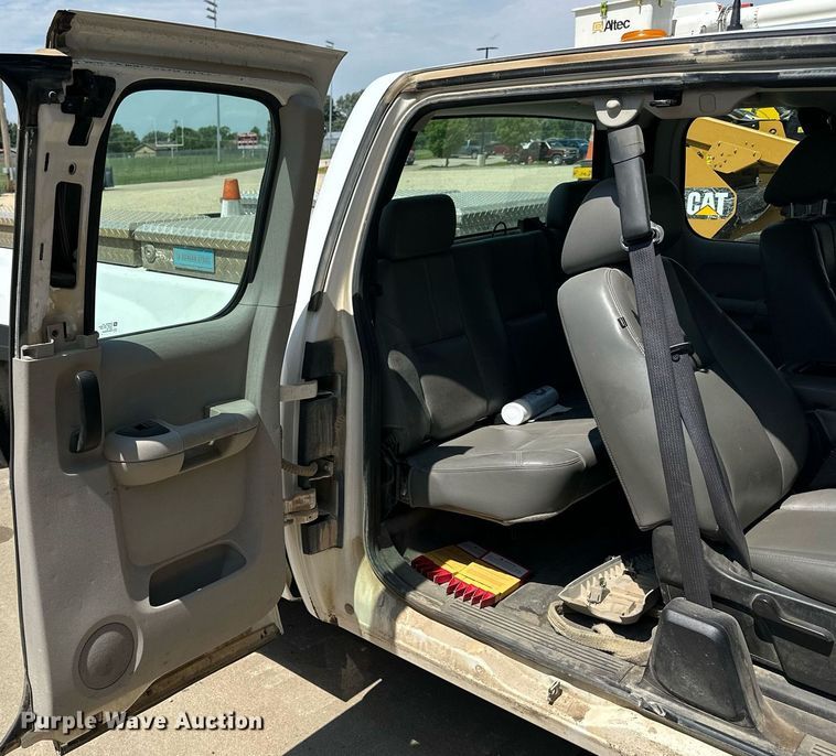 image for item NP9832 2010 Chevrolet Silverado 1500  Ext. Cab pickup truck