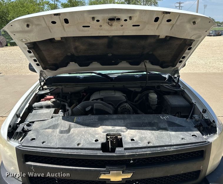 image for item NP9832 2010 Chevrolet Silverado 1500  Ext. Cab pickup truck