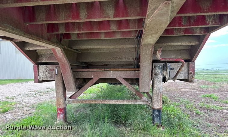 image for item NP9837 2006 Viking Trailers VFD46R16F35T  drop deck equipment trailer