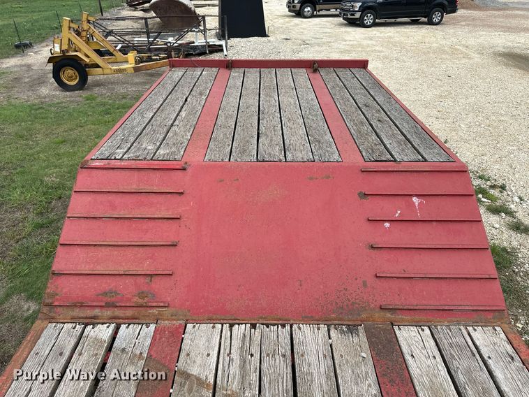 image for item NP9837 2006 Viking Trailers VFD46R16F35T  drop deck equipment trailer