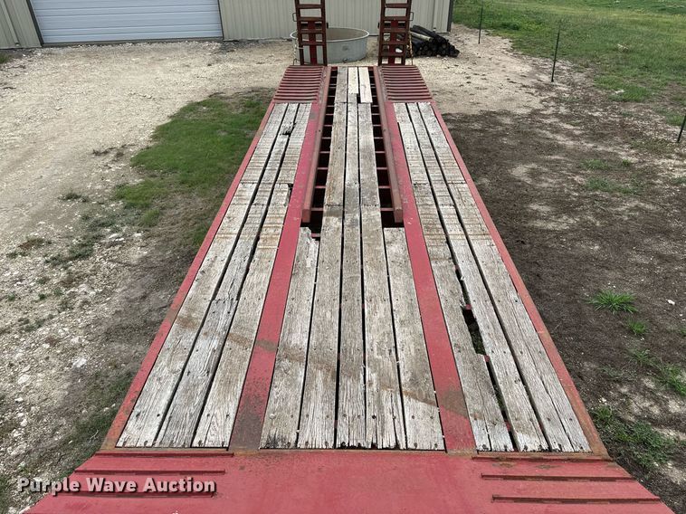 image for item NP9837 2006 Viking Trailers VFD46R16F35T  drop deck equipment trailer