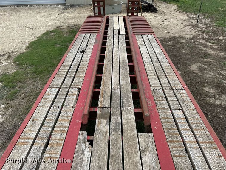 image for item NP9837 2006 Viking Trailers VFD46R16F35T  drop deck equipment trailer