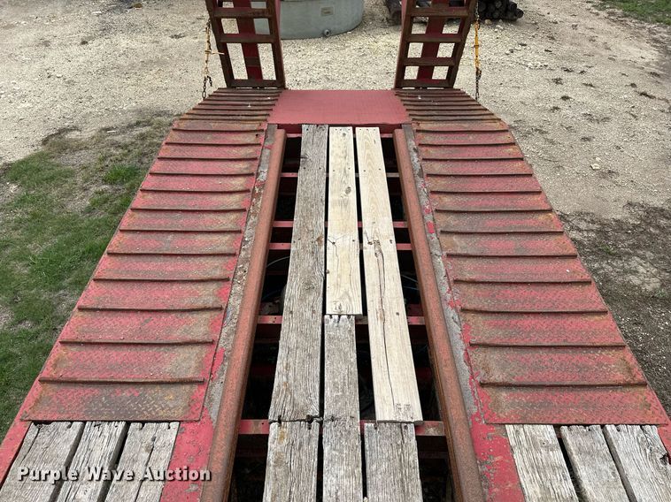 image for item NP9837 2006 Viking Trailers VFD46R16F35T  drop deck equipment trailer