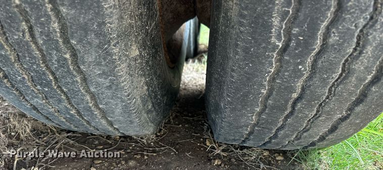 image for item NP9837 2006 Viking Trailers VFD46R16F35T  drop deck equipment trailer