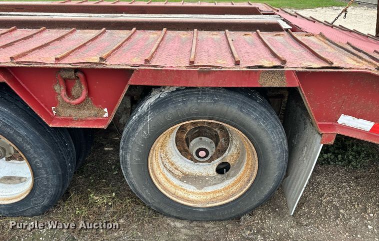 image for item NP9837 2006 Viking Trailers VFD46R16F35T  drop deck equipment trailer