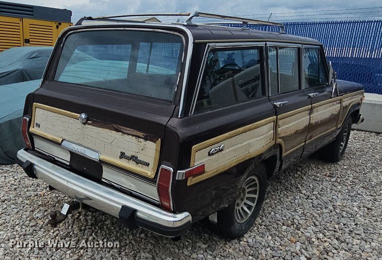 image for item NT9703 1988 Jeep Grand Wagoneer  SUV