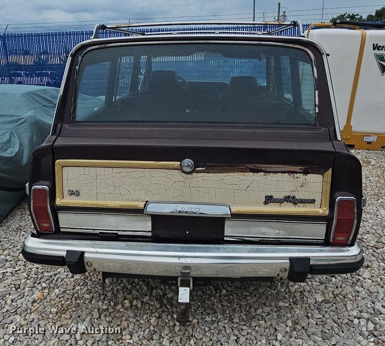 image for item NT9703 1988 Jeep Grand Wagoneer  SUV