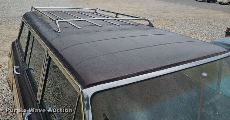 image for item NT9703 1988 Jeep Grand Wagoneer  SUV