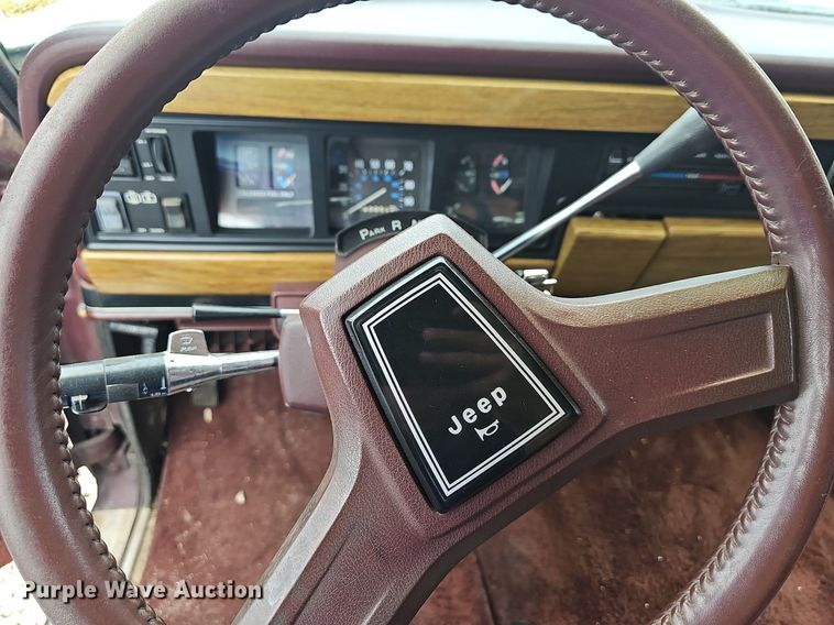 image for item NT9703 1988 Jeep Grand Wagoneer  SUV