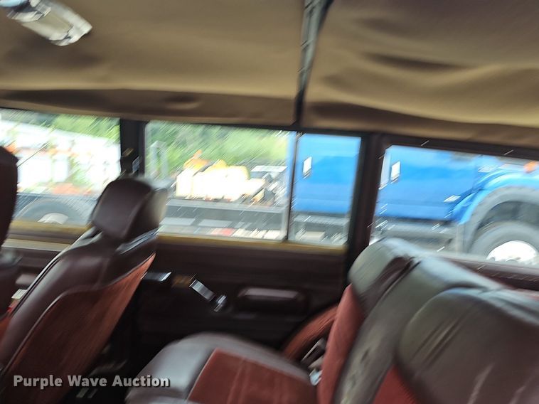 image for item NT9703 1988 Jeep Grand Wagoneer  SUV