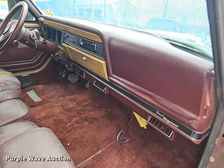 image for item NT9703 1988 Jeep Grand Wagoneer  SUV