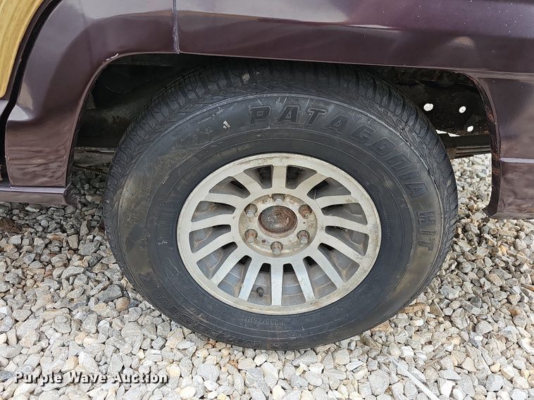 image for item NT9703 1988 Jeep Grand Wagoneer  SUV