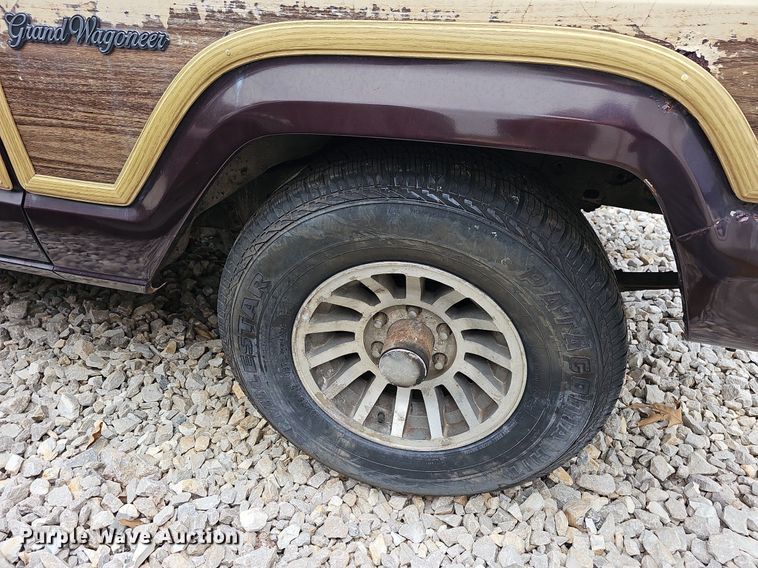 image for item NT9703 1988 Jeep Grand Wagoneer  SUV