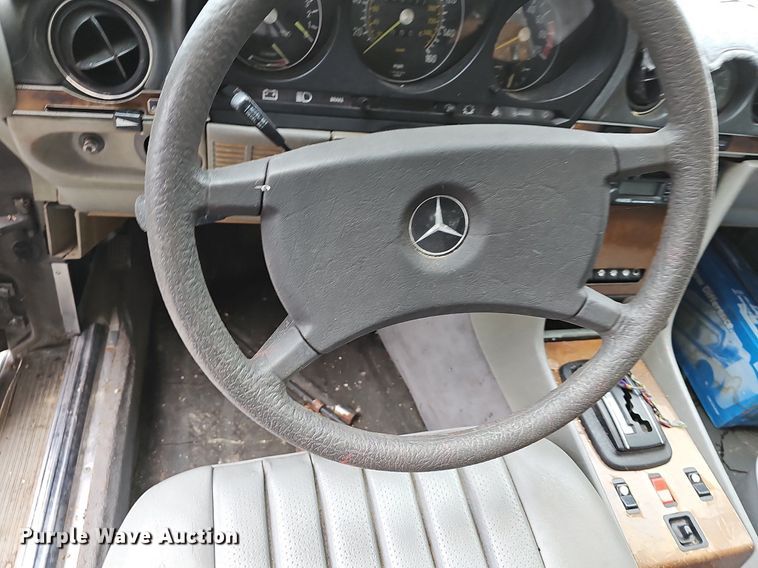 image for item NT9704 1984 Mercedes Benz 380SL