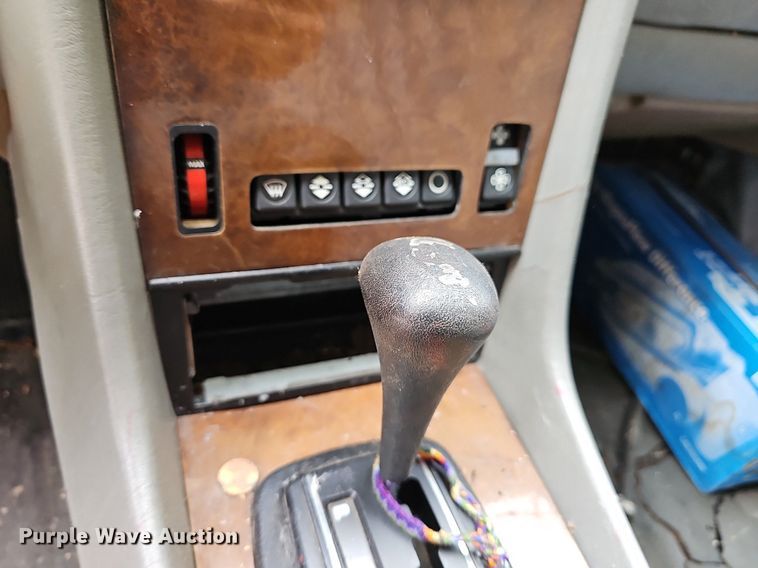 image for item NT9704 1984 Mercedes Benz 380SL