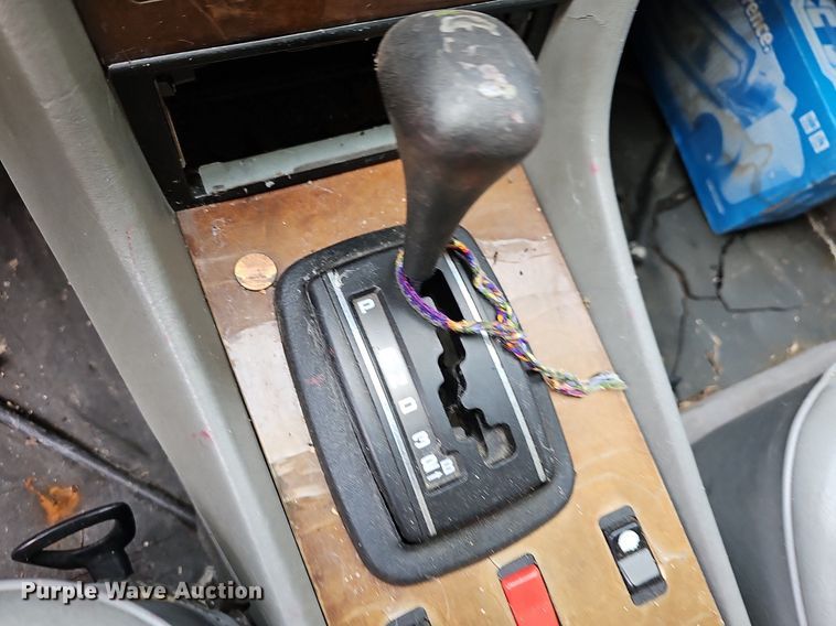 image for item NT9704 1984 Mercedes Benz 380SL