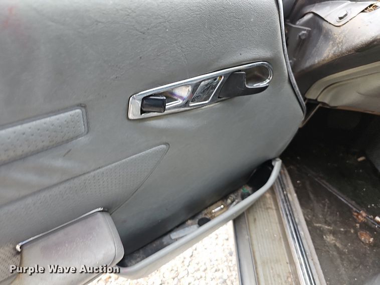 image for item NT9704 1984 Mercedes Benz 380SL