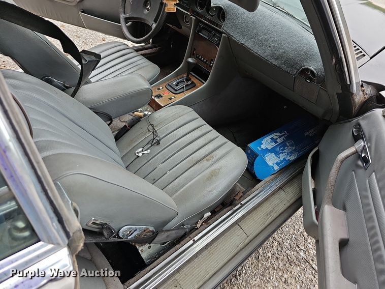 image for item NT9704 1984 Mercedes Benz 380SL