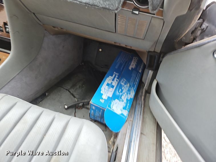 image for item NT9704 1984 Mercedes Benz 380SL