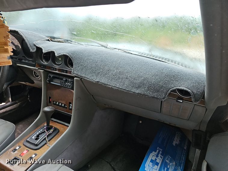 image for item NT9704 1984 Mercedes Benz 380SL