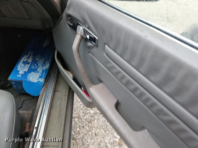 image for item NT9704 1984 Mercedes Benz 380SL