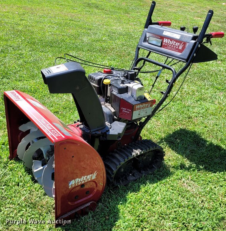 image for item NX9637 White Outdoor 955T  snow blower