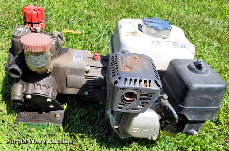 image for item NX9640 (2) Honda GX160 gas engines