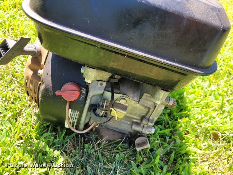 image for item NX9640 (2) Honda GX160 gas engines