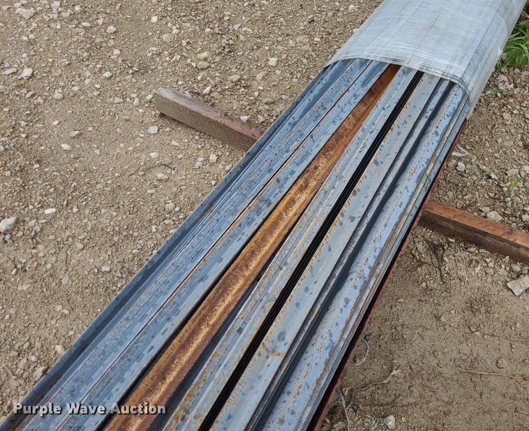 image for item NX9647 Approximately 150 pieces of angle iron