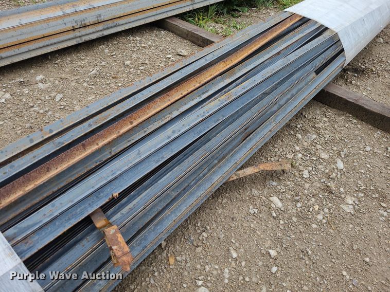 image for item NX9647 Approximately 150 pieces of angle iron