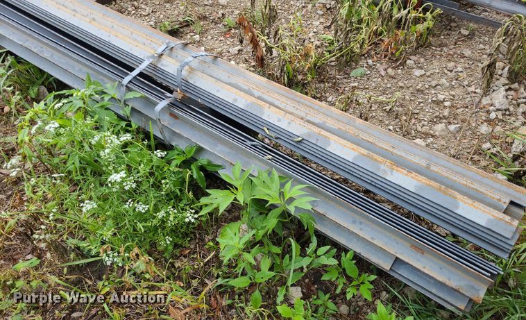 image for item NX9648 Approximately 60 pieces of angle iron