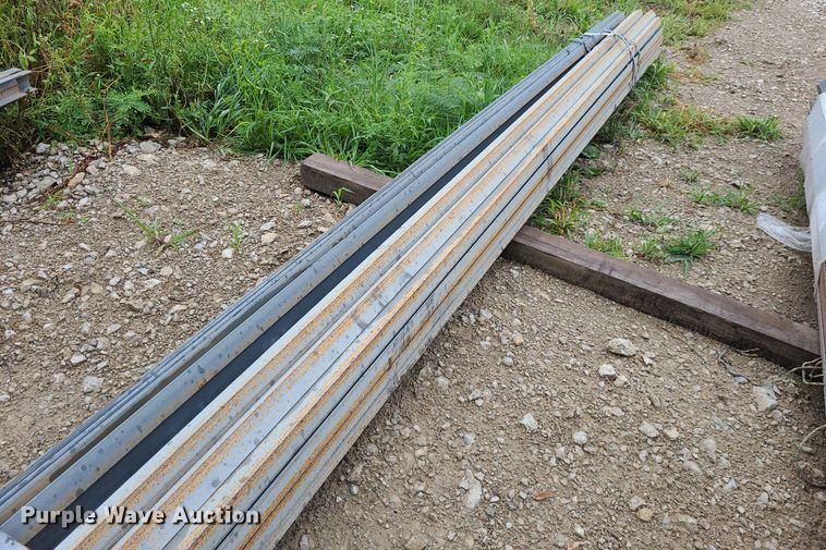 image for item NX9648 Approximately 60 pieces of angle iron