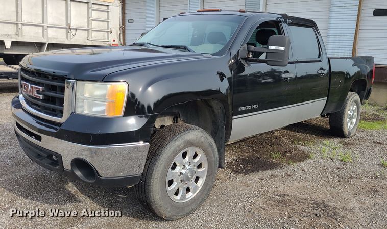 image for item NX9663 2011 GMC Sierra 2500HD  Crew Cab pickup truck