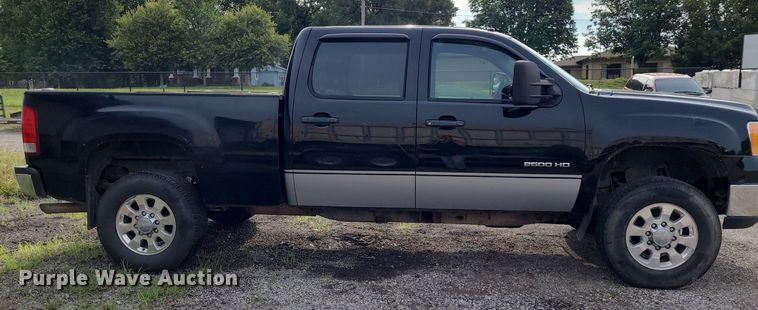 image for item NX9663 2011 GMC Sierra 2500HD  Crew Cab pickup truck