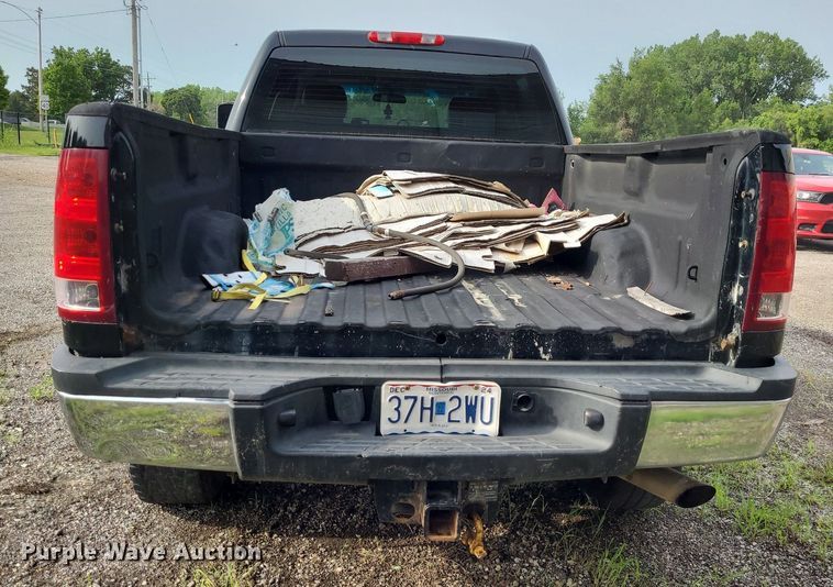 image for item NX9663 2011 GMC Sierra 2500HD  Crew Cab pickup truck