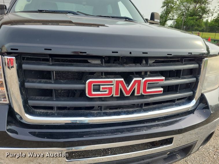 image for item NX9663 2011 GMC Sierra 2500HD  Crew Cab pickup truck