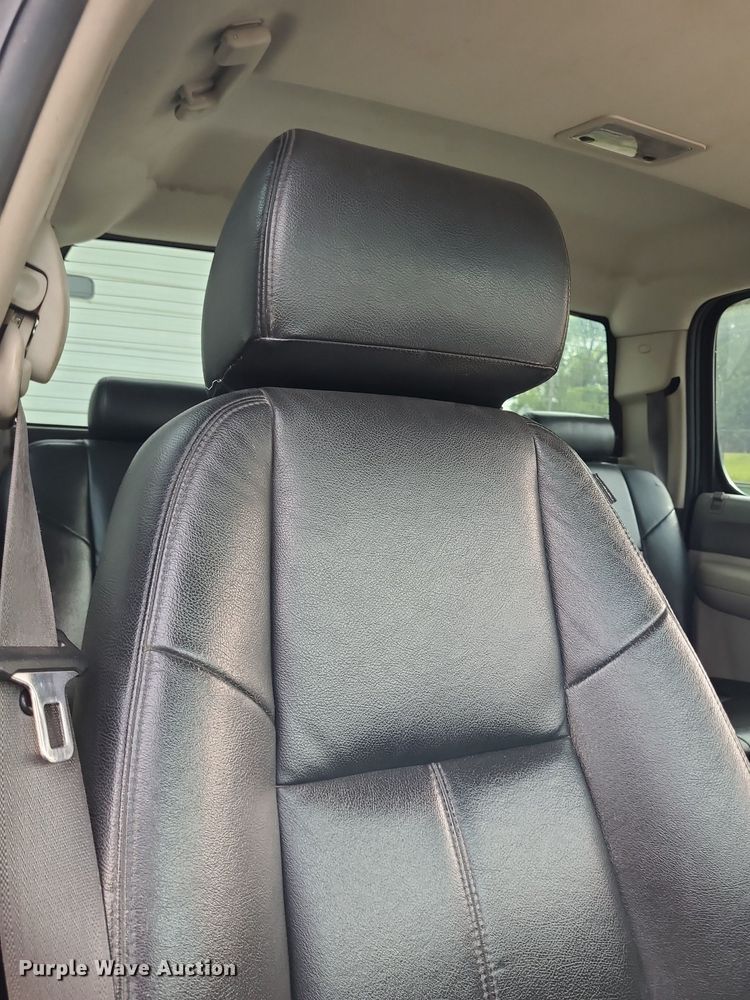 image for item NX9663 2011 GMC Sierra 2500HD  Crew Cab pickup truck