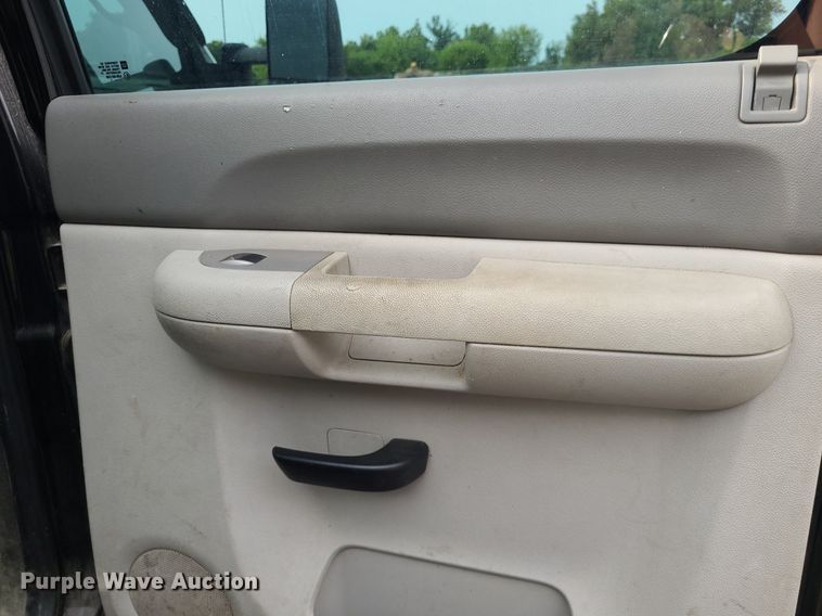 image for item NX9663 2011 GMC Sierra 2500HD  Crew Cab pickup truck