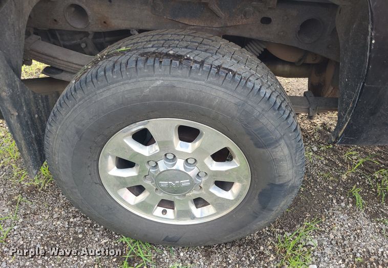 image for item NX9663 2011 GMC Sierra 2500HD  Crew Cab pickup truck