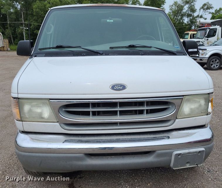 image for item NX9666 2002 Ford E350 Super Duty XL  van