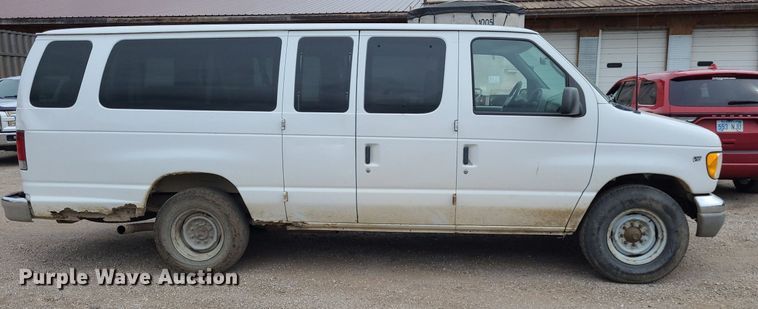 image for item NX9666 2002 Ford E350 Super Duty XL  van